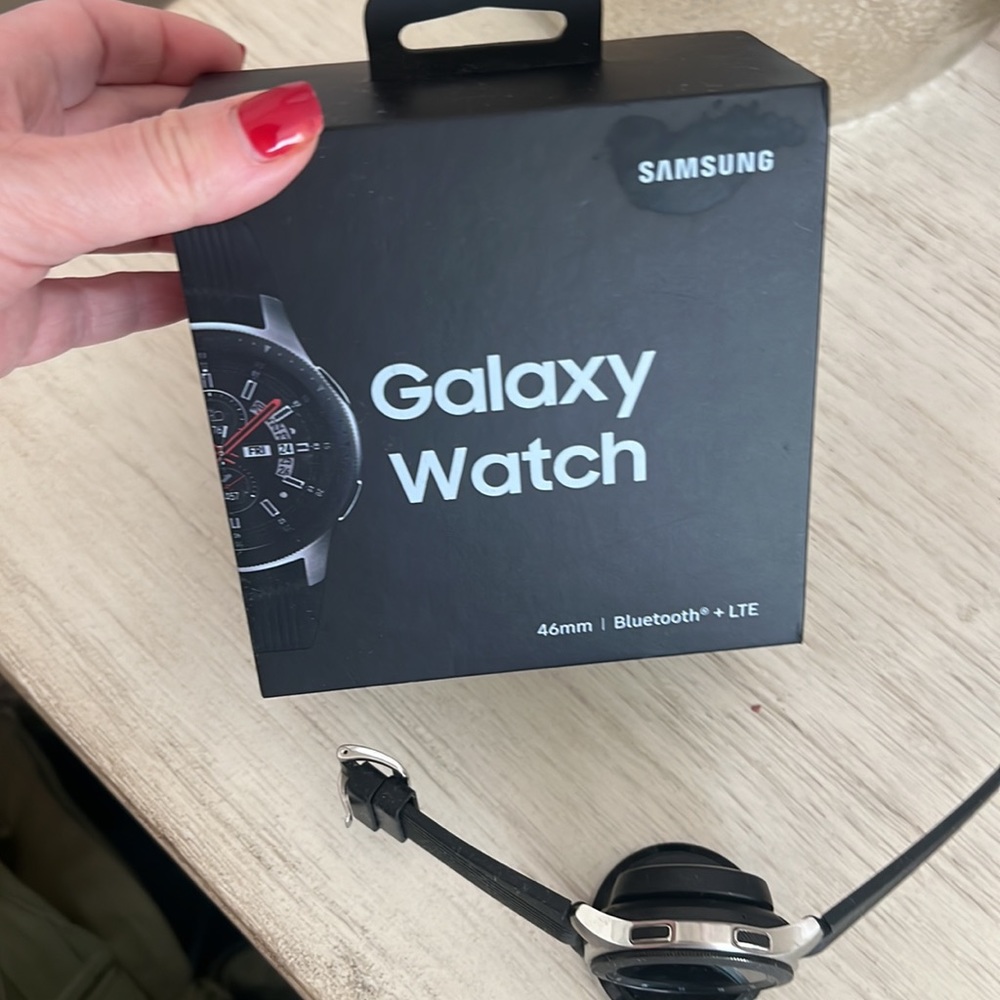 Samsung watch - Picture 3 of 4